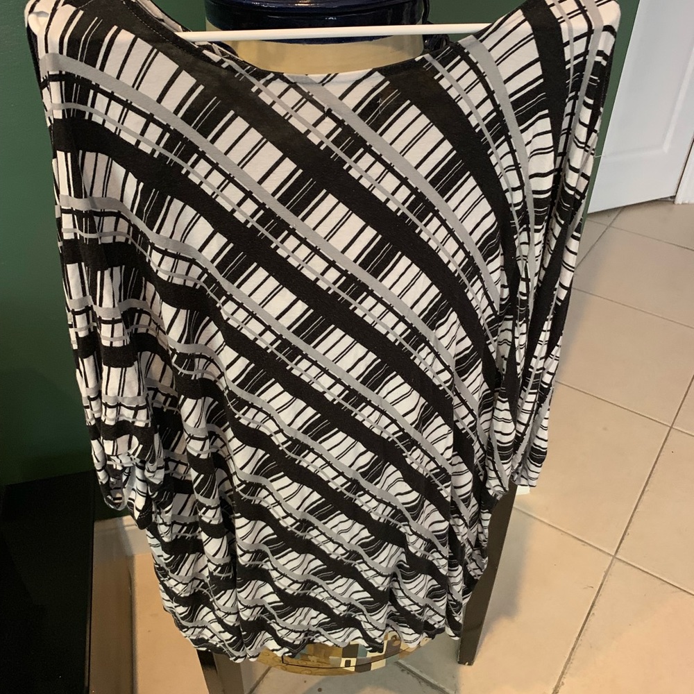 Black and White pattern top.